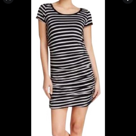 SOLD🍀Splendid striped ruched dress, t-shirt dress. size small - Picture 3 of 12
